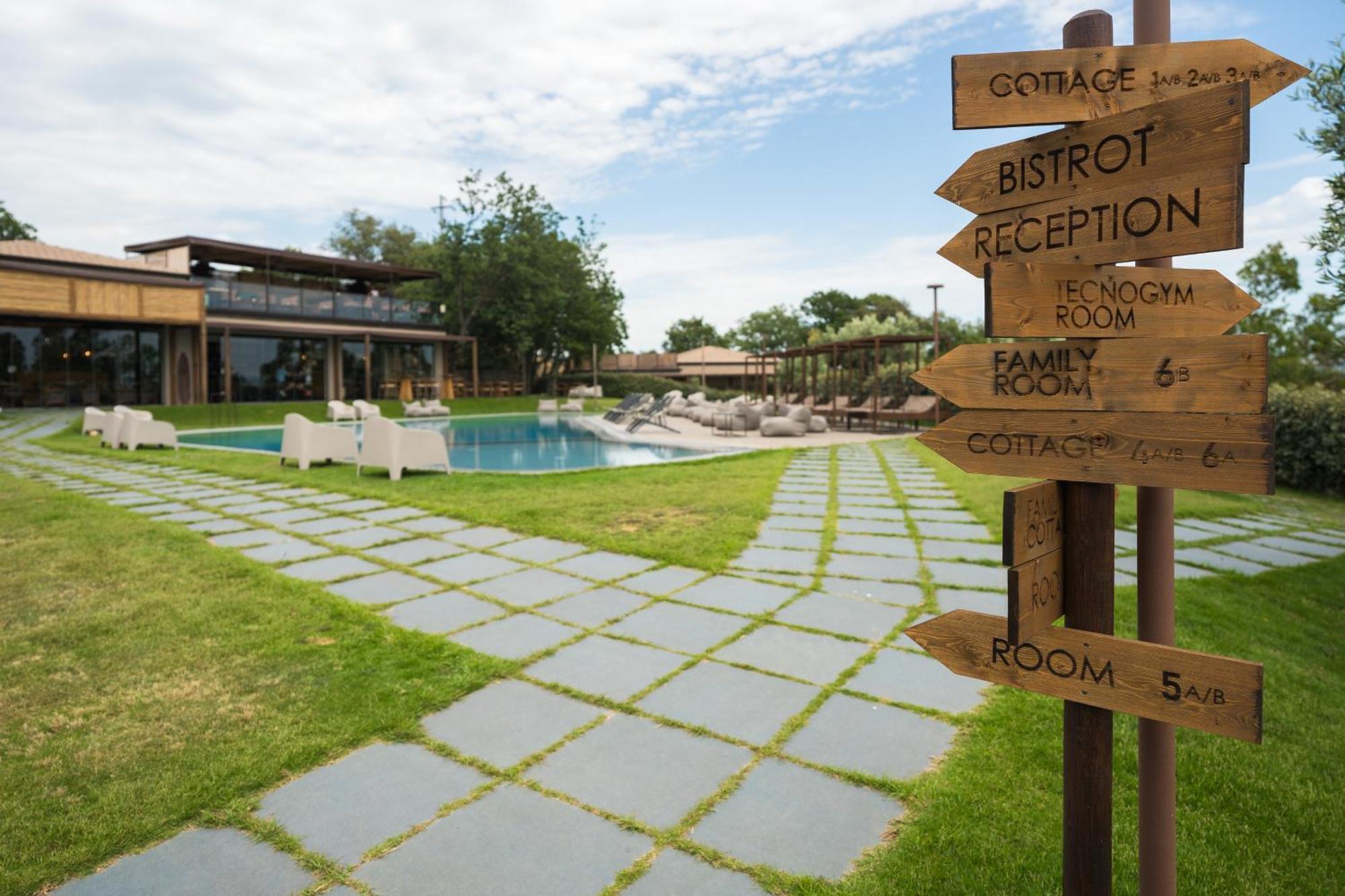 Hang Loose Cottage Hotel & Resort 4 Stelle Gizzeria Calabria ภายนอก รูปภาพ