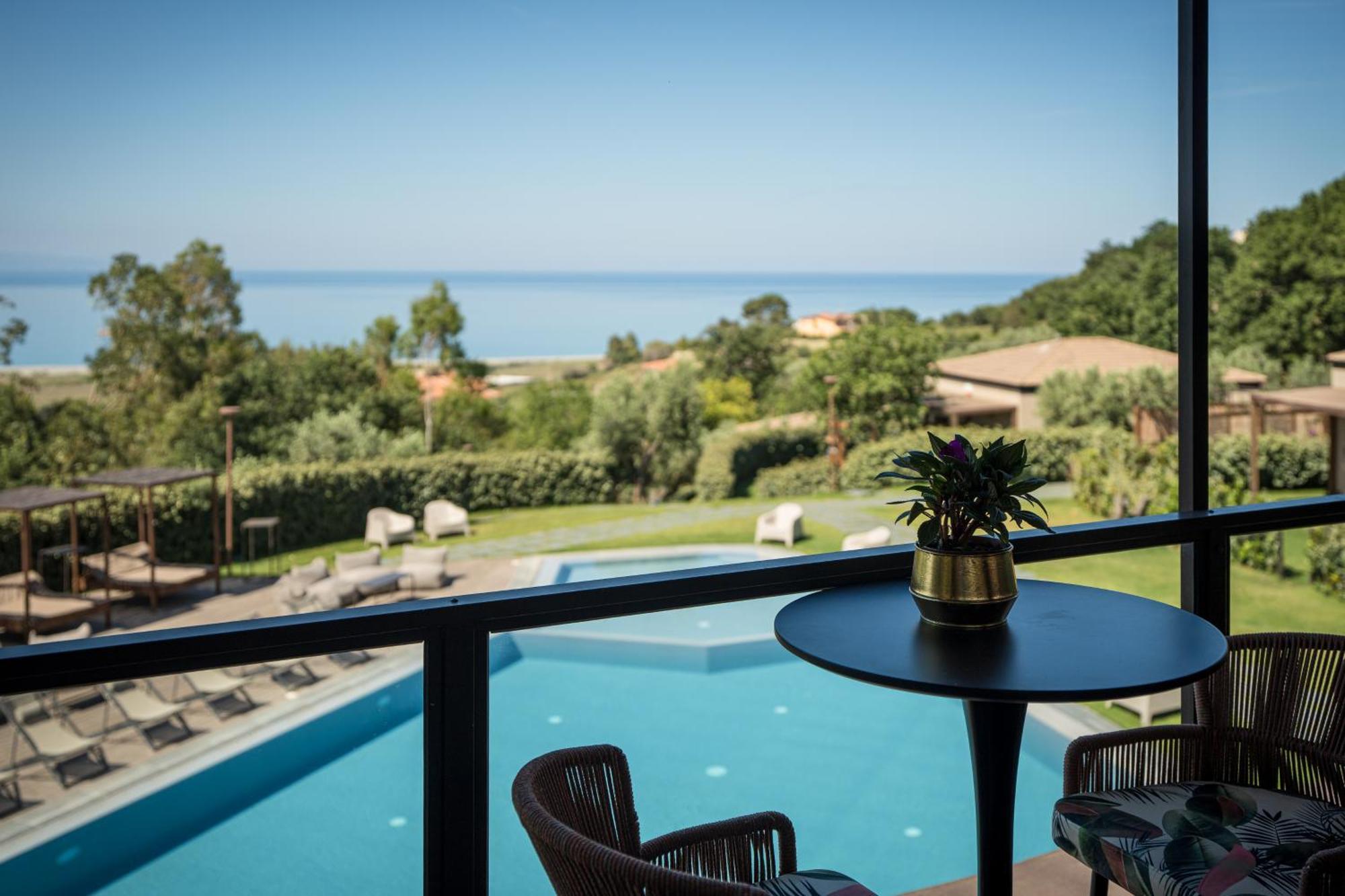 Hang Loose Cottage Hotel & Resort 4 Stelle Gizzeria Calabria ภายนอก รูปภาพ